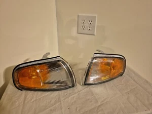1995 to 96 Toyota Camry Parking Light Left and Right Assemblies Signal Light Set - Bild 1 von 12