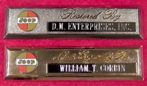 JEEP KAISER - PLACA DE TABLERO GRABADA PERSONALIZADA - Imagen 1 de 1