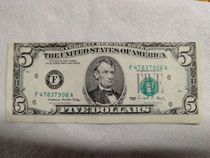 1988 $5 Five Dollar Bill Frn Note Misaligned Face Print - Picture 1 of 2