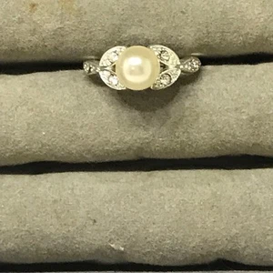 Womens Vintage Avon Marquis and Pearl Ring; Silver Tone. - Picture 1 of 1