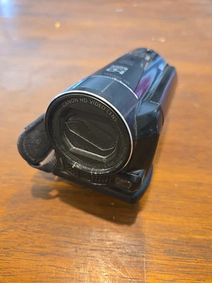 Canon VIXIA HF M500 Pro HD Video Camcorder Stabilization w/ Charger - Image 1 of 4