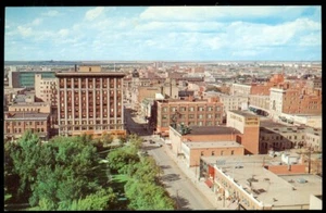 LOOKING N. ON SCARTH ST. - REGINA, SASK POSTCARD - Imagen 1 de 1