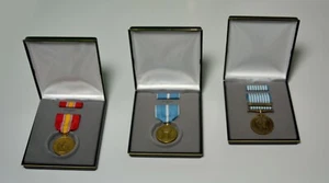 Juego de exhibición de regalo de 3 medallas para veteranos del servicio de la guerra de Corea  - Imagen 1 de 5