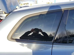 VOLVO XC60 2017 - 2020 O/S/R LADO DEL CONDUCTOR CUARTO TRASERO VENTANA DE CRISTAL - Imagen 1 de 5