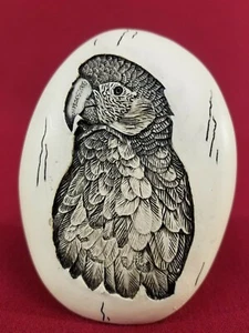Ha De Works Macaw Parrot Etching In Faux Rock Carved Figurine Beautiful Detail - Picture 1 of 12