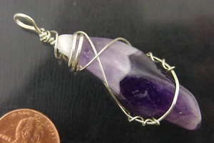 Collana con ciondolo ametista angolare avvolto filo sterling naturale Butw 7849P - Foto 1 di 3