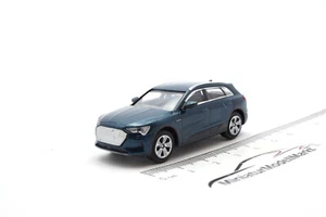 Audi e-tron - dunkelblau metallic - 2020 - 1:87 - Minichamps (870018222) - Picture 1 of 2