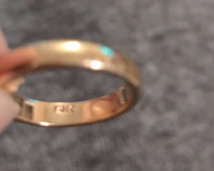 14k Gold Wedding Bands Sz 7 , Yellow Gold 3.70 Grams - Picture 1 of 3