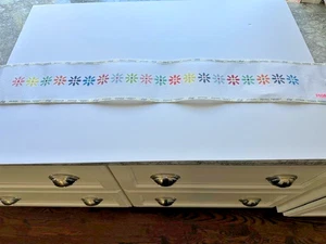 Mopsey Designs Handpainted Needlepoint Daisy Chain Bag Strap 13M Retail $130 - Picture 1 of 3