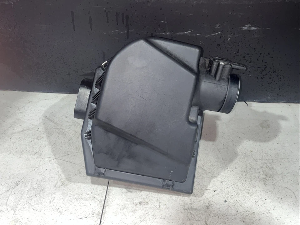 Caja de admisión de carcasa de filtro de aire BMW E85 E86 Z4 3.0i 3.0si N52 2006-2008 usado OEM Foto 1 de 2