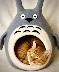 Totoro Cat Cave Bed 100% Wool Handmade in Nepal Cozy Cottagecore Studio Ghibli - Picture 1 of 8