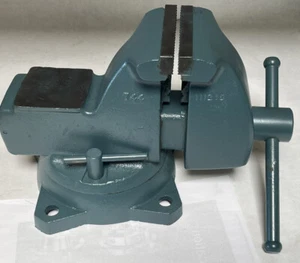 Vintage Wilton Bench Vise Antique 4" Jaws With Swivel Base Made in USA (23AG11) - Picture 1 of 7