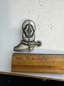 Vintage Cowboystiefel mit Anstecknadel - Bild 1 von 3