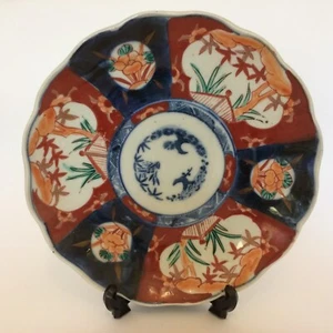 ANTIQUE IMARI PLATE. GOOD COLOURS AND CONDITION. SHOWS THE 3 FRIENDS OF WINTER. - Picture 1 of 12