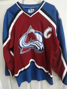 Camiseta deportiva de hockey cosida de colección de la NHL Colorado Avalancha de Joe Sakic # 19 para hombre XL - Imagen 1 de 9