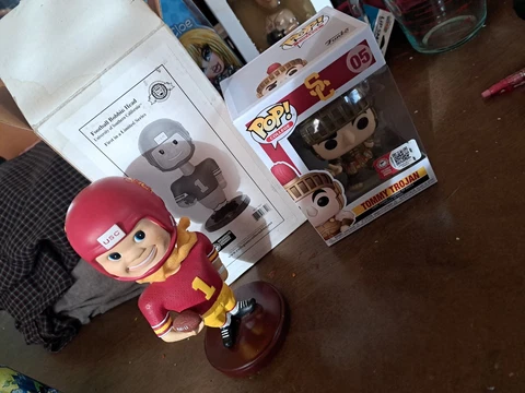 USC TROJAN FOOTBALL BOBBLE HEAD FIRST IN LIMITED SERIES COLLECTABLE W/tommy PoP Cover
