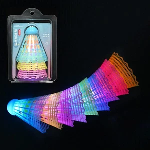 Paquete de 3 volantes LED de bádminton iluminación pajaritos nailon que brillan en la oscuridad bolas - Imagen 1 de 12