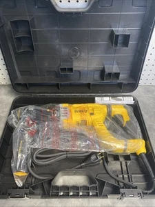 DeWalt 1-1/8” SDS-Plus D-Handle (D25263) - Picture 1 of 6