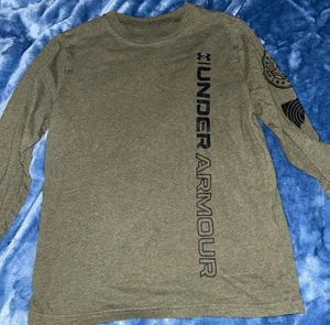 Boy's Under Armour L/S Shirt Army Green S Exc Condition - Picture 1 of 3