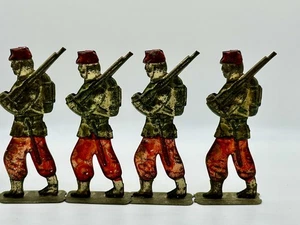 SOLDADO DE HOJALATA ANTIGUO HECHO EN ALEMÁN 70 MM - LOTE DE 3 PLUS - Lote B64 - Imagen 1 de 3