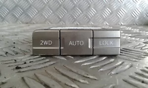 Commande bouton 2WD / LOCK - NISSAN X-Trail I (1) Phase 1 - Foto 1 di 3
