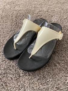 FitFlop Womens Super Jelly Ivory Black Toe Post Sandal Shoe  403194 Buckle US 10 - Picture 1 of 12