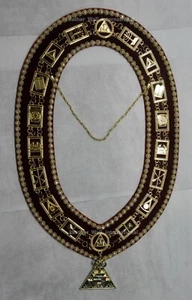 COLLAR Y JOYA DE CADENA MASÓNICA / COLGANTE ARCO REAL RESPALDO ROJO - Imagen 1 de 3