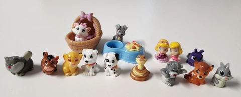 Disney Animals Squinkies Lot - Bambi, Pumbaa, Tramp, Blue, Thumper, Dalmatian Cover