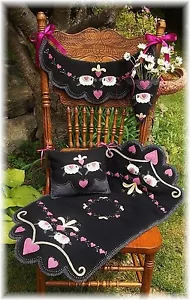 PATTERN~*My Heart Belongs To Ewe*~ Sheep Runner, Chair swag, Pillow & Pocket - Picture 1 of 2