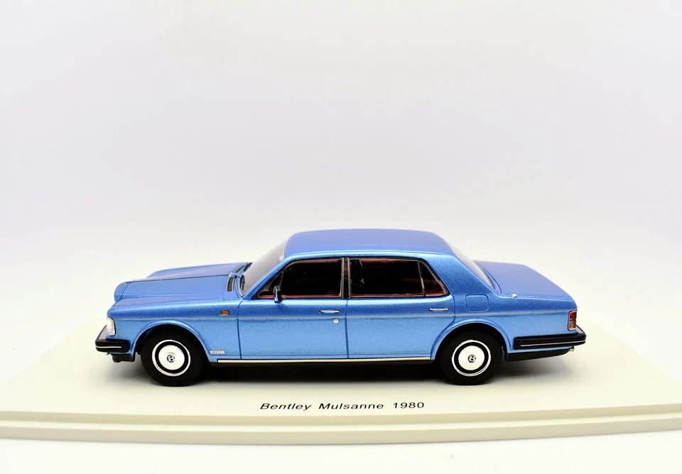 Modellino Auto Scala 1:43 Bentley mulsanne blue Spark modellismo statico car - Immagine 1 di 4