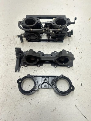 96 1996 Polaris SLT700 Slt 700 Jet Ski OEM Carburador Admisión Colector Montaje Foto 1 de 4