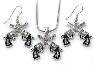 Western Cowgirl Dual Revolver Pistol Gun Pendant Necklace Dangle Earrings Set b1 - Bild 1 von 1