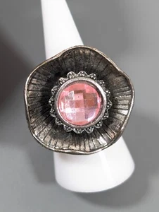 Western Boho Round Wavy Pink Crystal Flower Bold Cocktail Ring Size 7.5 - Picture 1 of 12