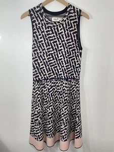 Abito maglione Eliza J. stampa astratta senza maniche aderente e svasato taglia M rosa nero - Foto 1 di 8