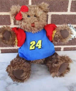 Oso Hamilton Collection - Jeff Gordon #24 Nascar Racing 16" Niña Vestida Peluche - Imagen 1 de 6