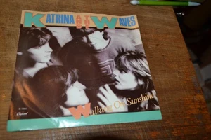 Katrina And The Waves Walking On Sun 45 RPM 7" Einzelbild Hülle einmal gespielt - Bild 1 von 3