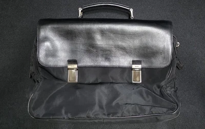 Maletín de cuero de nailon Prada vintage años 90 Pocono Foto 1 de 4