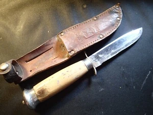OLDER VINTAGE SHARP HUNTING KNIFE FROSTS MORA w LEATHER SHEATH SWEDEN SWEDISH - Picture 1 of 7