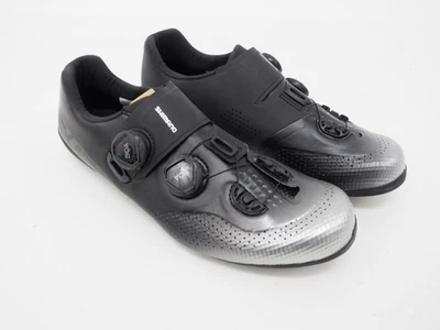 ¡NUEVO! Zapatos de ciclismo de carretera Shimano RC7 para hombre EU 43 / US 9 negros / plateados 3 pernos Foto 1 de 4