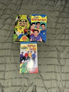 The Wiggles VHS LOT 3 (Hoop Dee Doo, Wiggly Safari, And Dance Party) - Picture 1 of 7
