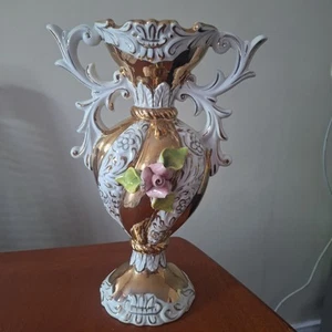 Rococo vase Vintage two handles & gold and white color and a floral motif - Picture 1 of 14