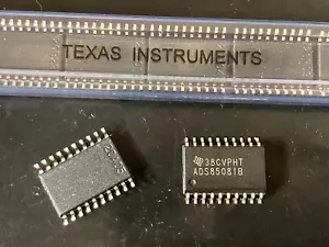 ADS8508IB 12-bit SPI Serial ADC 250kHz Texas Ins SOIC-20 - Foto 1 di 1