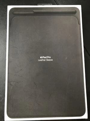 Apple Leather smart cover for iPad Pro 10.5" Black - MPU62ZM/A Retail Box - Image 1 of 4
