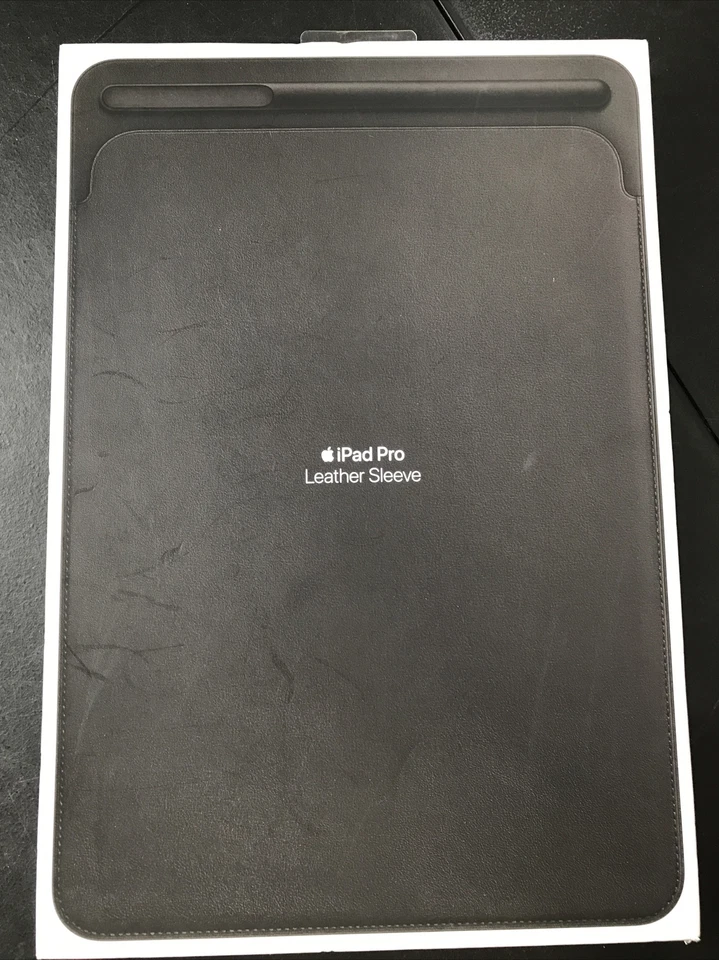 Apple Leather smart cover for iPad Pro 10.5" Black - MPU62ZM/A Retail Box - Image 1 of 4