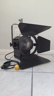 ALTMAN 2K (2000 WATT) FOCUSING FRESNEL w/ AC ADAPTER, BARN DOORS, YOKE, SPIGOT - Image 1 of 4