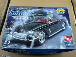 AMT ERTL Boyd Coddington 1962 Corvette American Hot Rod 1:25 Modellbausatz - Bild 1 von 2