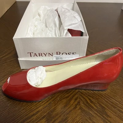 ¡Zapatos de cuña Taryn Rose Kaelyn charol rojo punta abierta! ¡Nuevo con caja! Foto 1 de 4