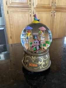 Globo de Nieve Brillo Musical Sala Tiki Encantada de Walt Disney - ¡RARO! - Imagen 1 de 5