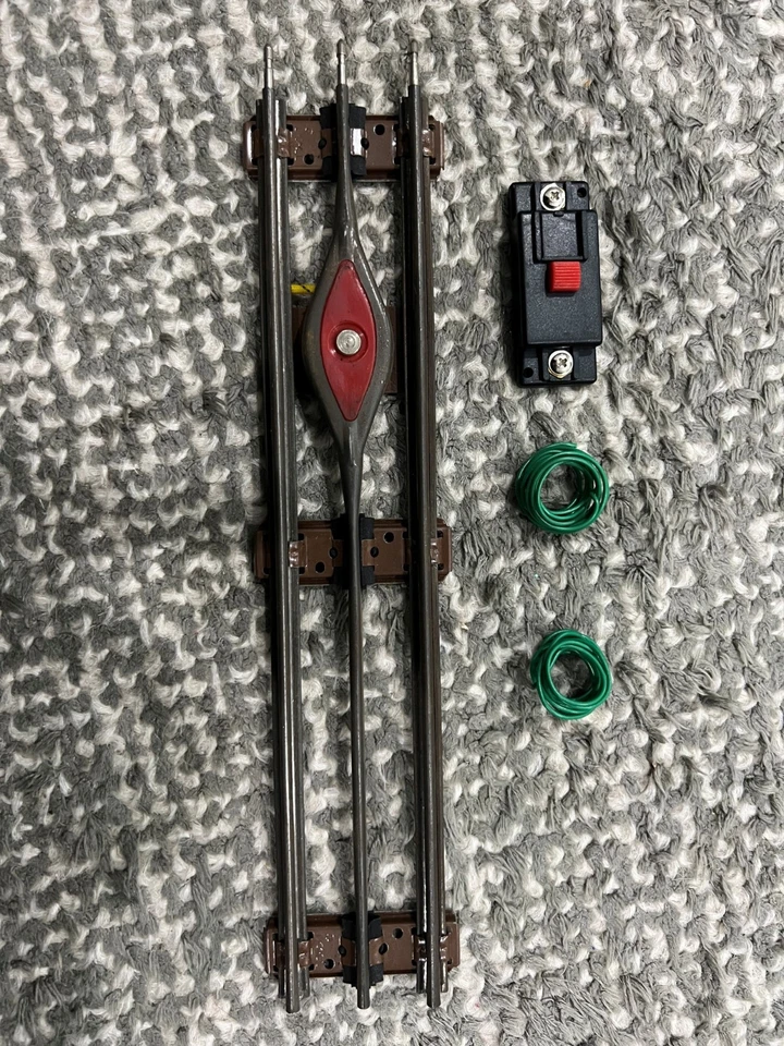 LIONEL UNCOUPLING TRACK 6-65149 O27 REMOTE CONTROL TRACK AS-IS - Image 1 of 1