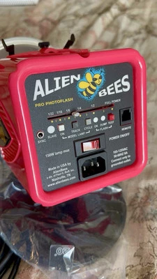 Alien Bees B800-P Martian Pink Flash Unit BNIB NEVER USED - Image 1 of 4
